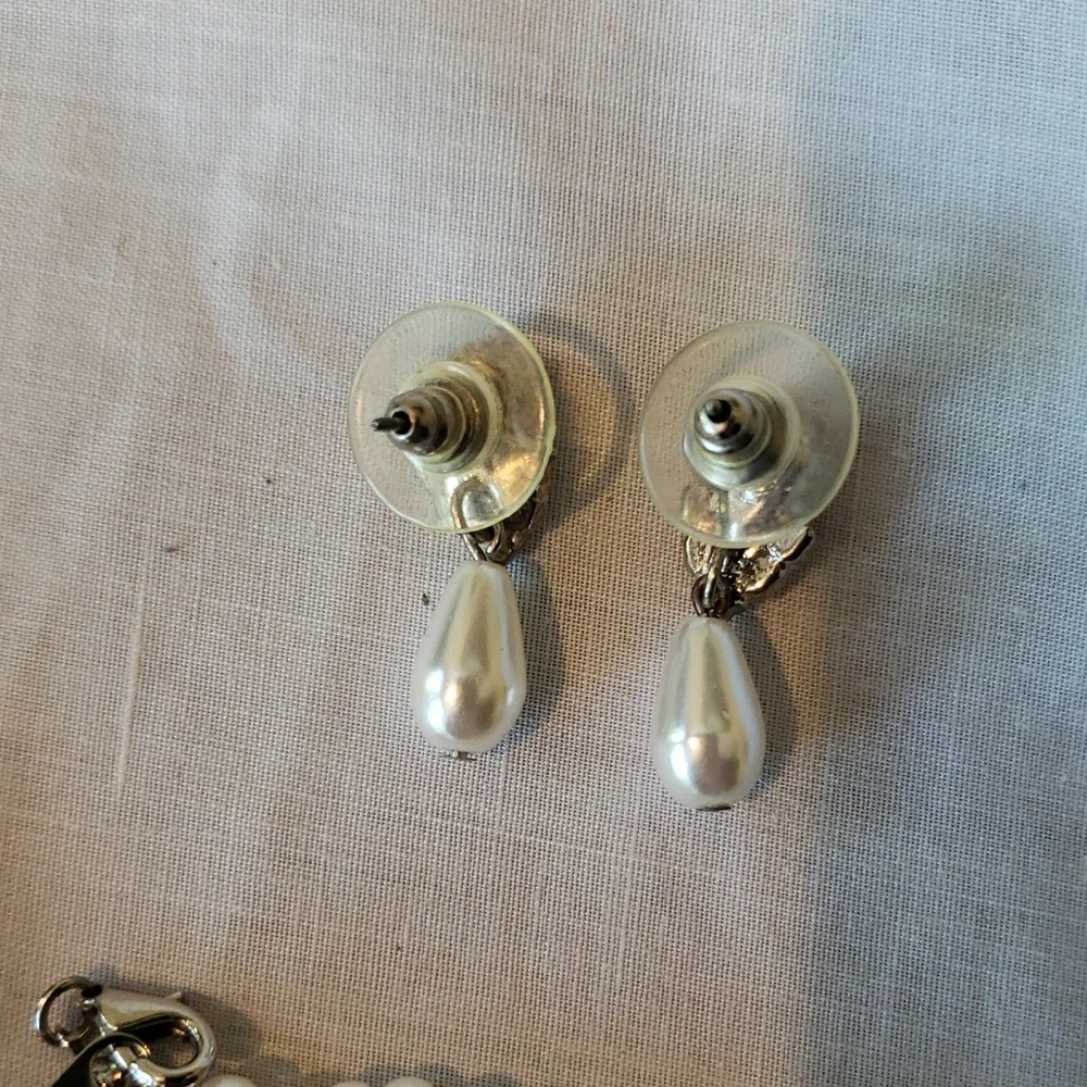 Faux Pearl & Red Gem Jewelry Set- 15.5